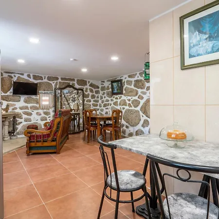 Casa Da Fonte De Pedra Chalé