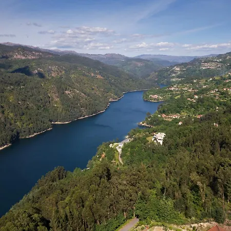 Casa Da Fonte De Pedra