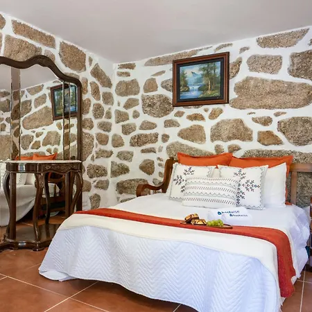 Casa Da Fonte De Pedra Chalé Vieira do Minho