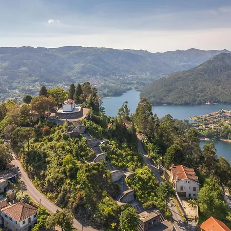 Chalé Casa Da Fonte De Pedra