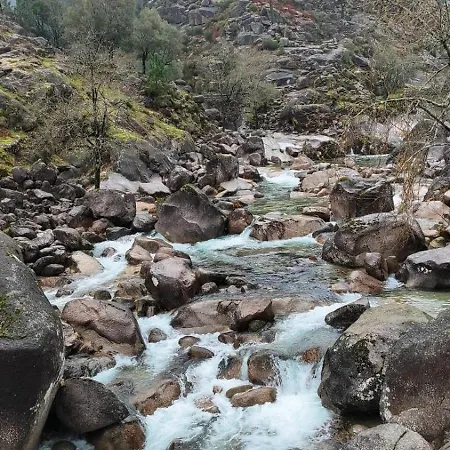 Casa Da Fonte De Pedra 维埃拉·多米尼奥
